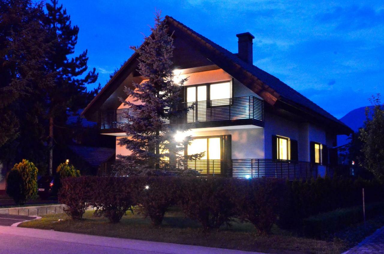 Apartment Galerija Radovljica Luaran gambar