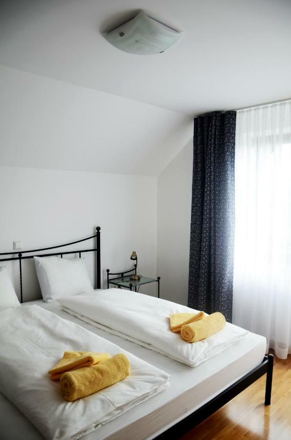 Apartment Galerija Radovljica Luaran gambar